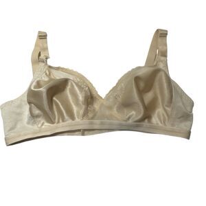 Vintage Cross Your Heart Nylon Bra 36C Beautiful Ones No Wire #579 Nude Beige